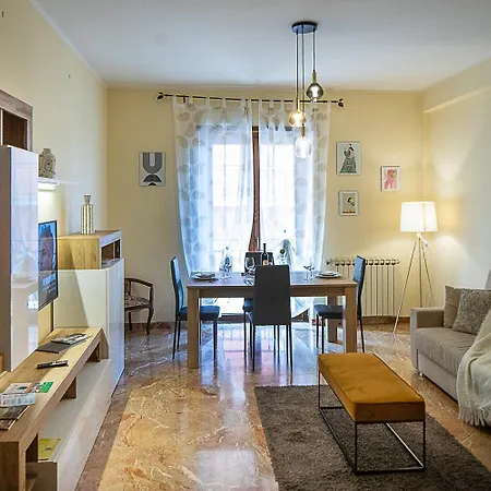 Apartment Corno Grande - Spacious Apartment - 2 Baths - Wi Fi- City Center - Free Parking *