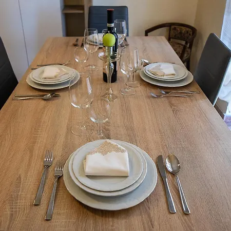 Corno Grande - Spacious Apartment - 2 Baths - Wi Fi- City Center - Free Parking *