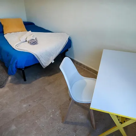 Corno Grande - Spacious Apartment - 2 Baths - Wi Fi- City Center - Free Parking *