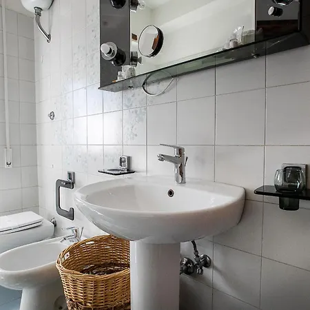 Corno Grande - Spacious Apartment - 2 Baths - Wi Fi- City Center - Free Parking