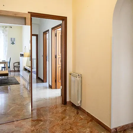 Corno Grande - Spacious Apartment - 2 Baths - Wi Fi- City Center - Free Parking * L'Aquila