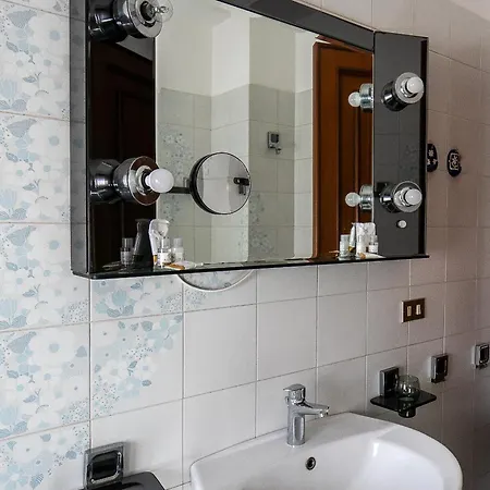 Corno Grande - Spacious - 2 Baths - Wi Fi- Center - Free Parking Daire