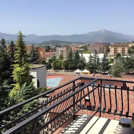 Corno Grande - Spacious Apartment - 2 Baths - Wi Fi- City Center - Free Parking Apartment