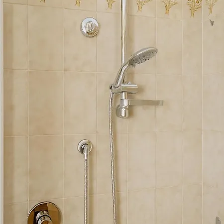 Corno Grande - Spacious - 2 Baths - Wi Fi- Center - Free Parking * Л'Акуила