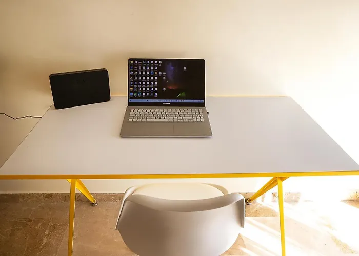 Corno Grande - Spacious - 2 Baths - Wi Fi- Center - Free Parking *